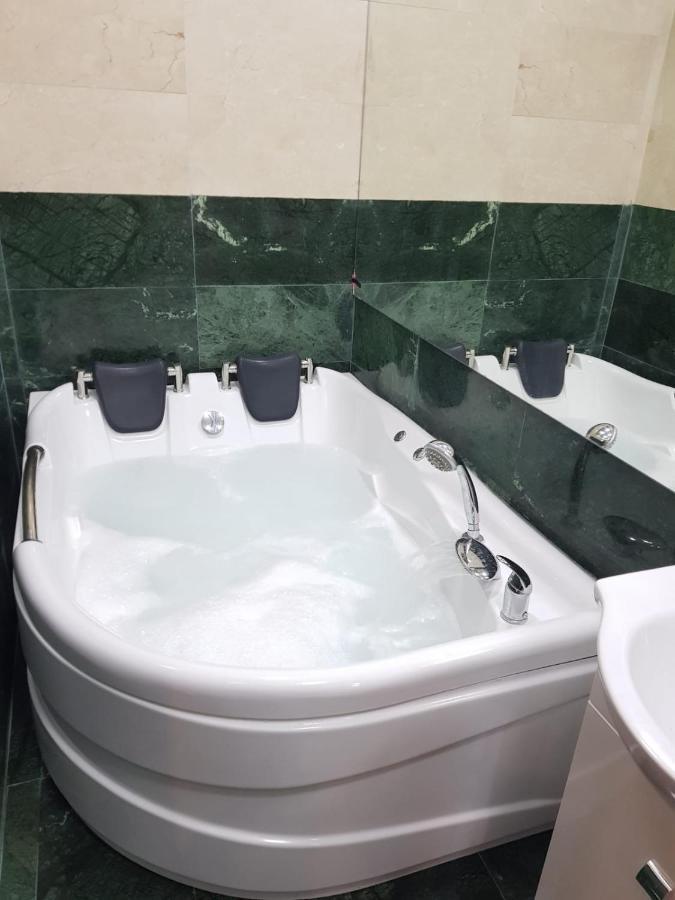 Spa Mega Mall Monza National Arena 布加勒斯特 外观 照片