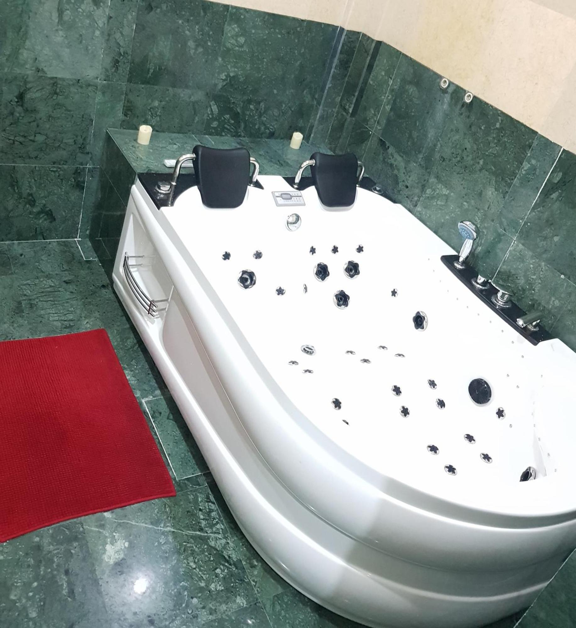 Spa Mega Mall Monza National Arena 布加勒斯特 客房 照片